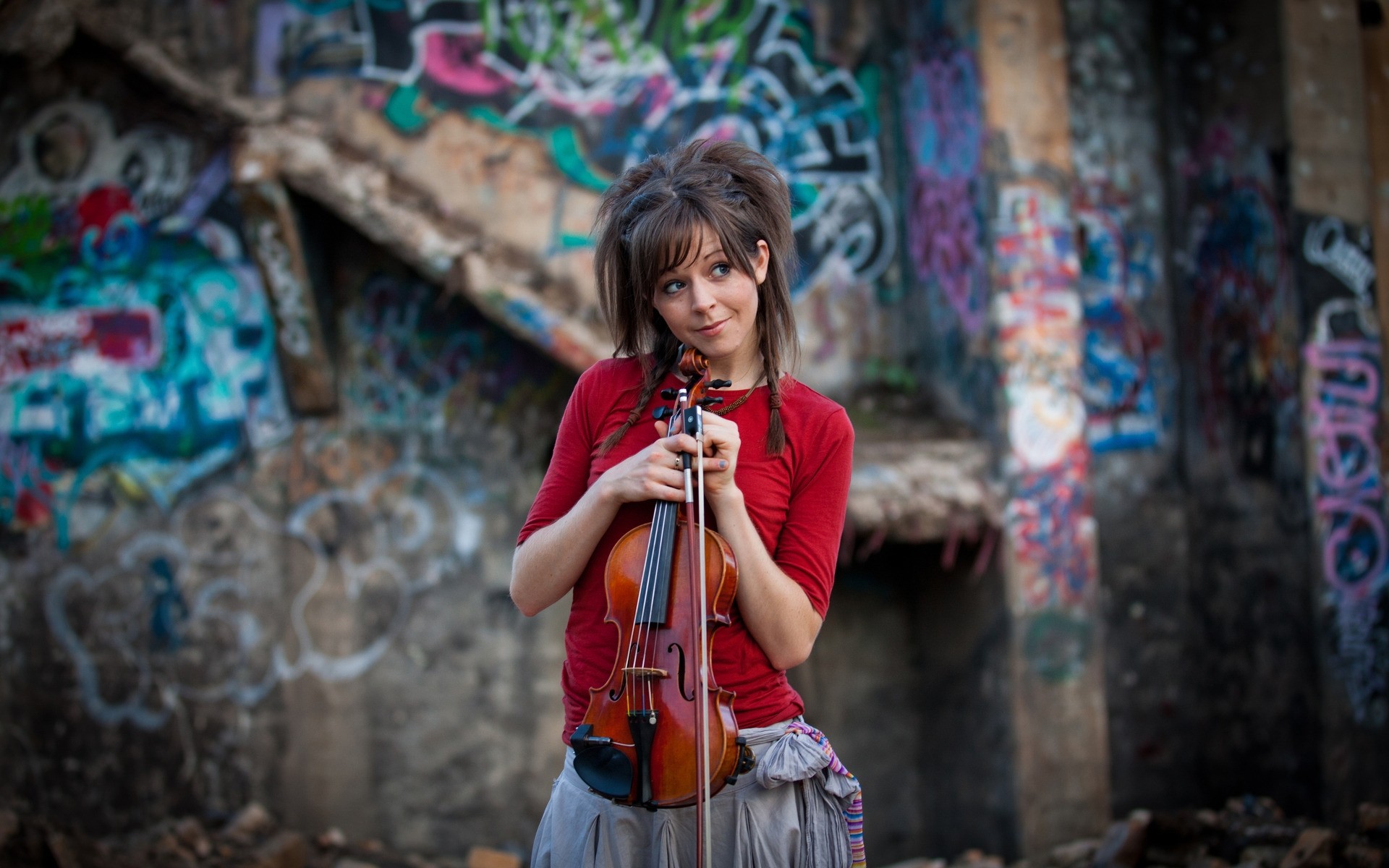 певицы женщина улица на открытом воздухе портрет один взрослый традиционные скрипка ремикс круто граффити