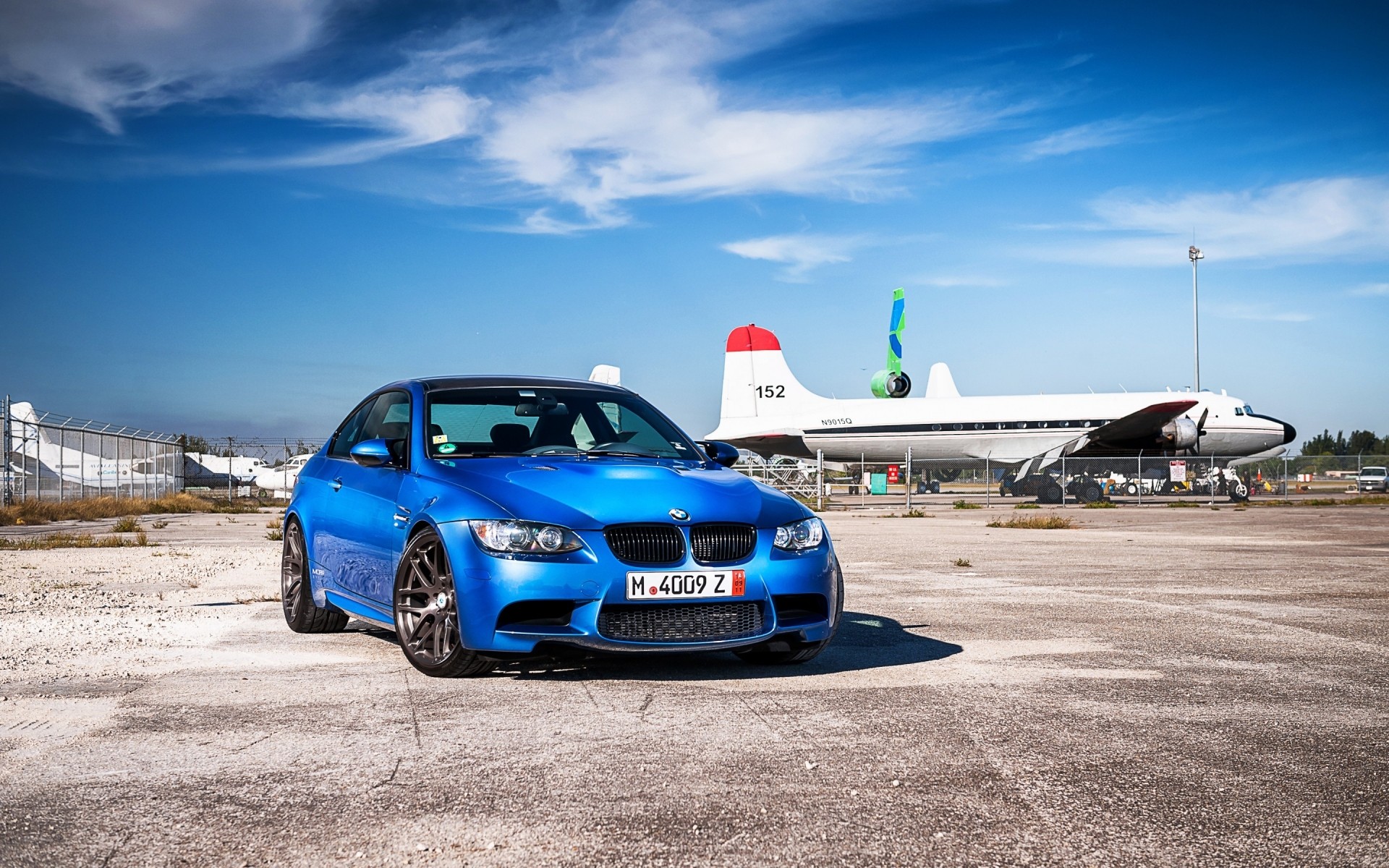 bmw автомобиль автомобиль транспортная система двигатель диск быстро асфальт путешествия скорость бмв м3