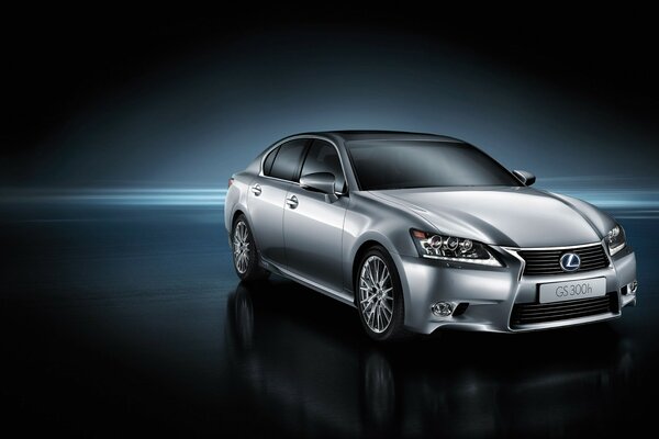 Автомобиль lexus на синем фоне