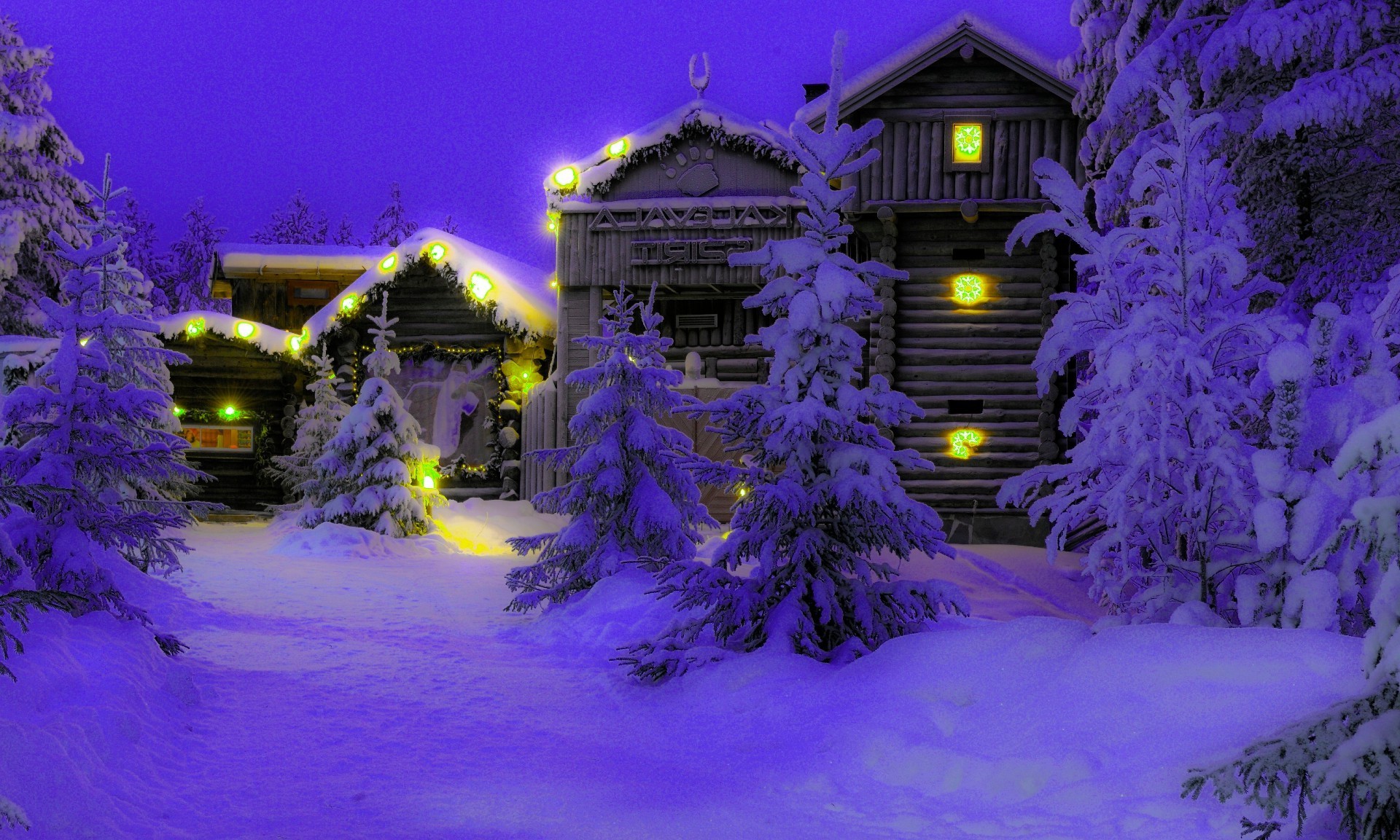 дома и коттеджи рождество зима снег вечером дерево на открытом воздухе подсветкой сезон сумрак природа свет украшения яркий праздник путешествия пейзаж рождественская елка отпуск сцена