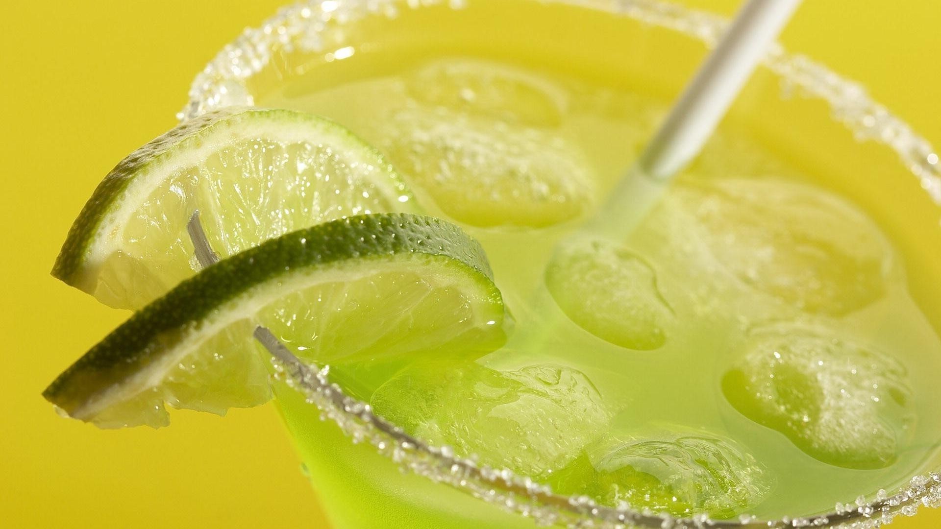 напитки сок тропический воды лед холодная извести лимон мокрый стекло здоровья пить круто цитрусовые срез лимонад фрукты коктейль изолированные мятный